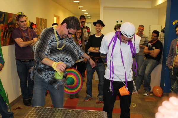 פעילות פורים לעובדים