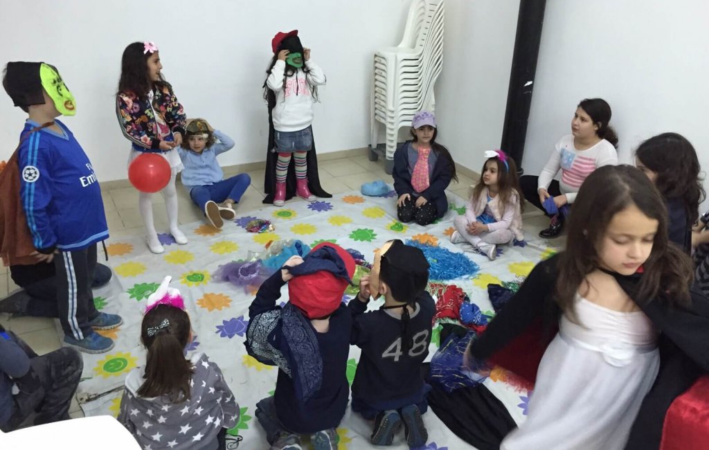 ילדים משחקים פלונטר