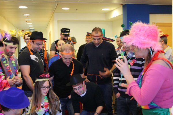 פעילות פורים בחברה