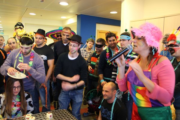 מסיבת פורים לעובדים